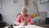 Dame in verzorgingshuis